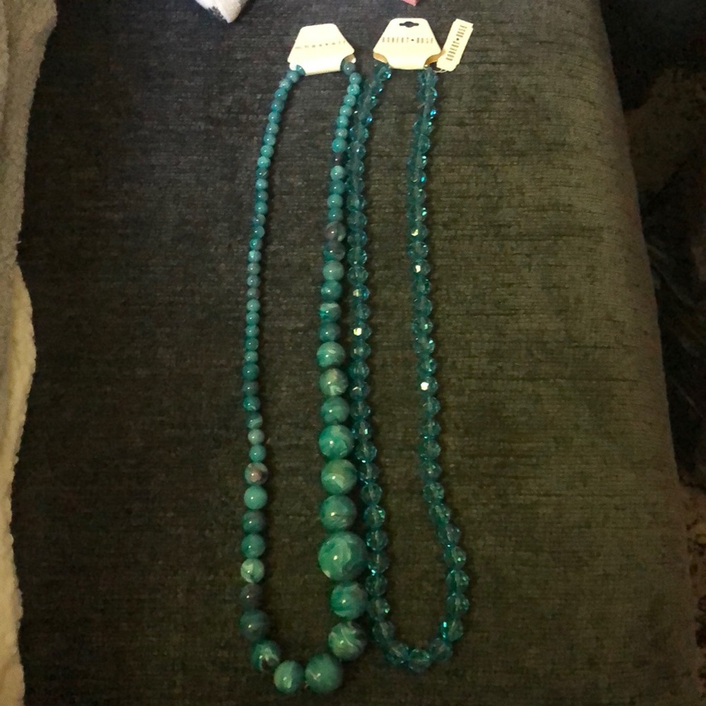 2 beautiful necklaces